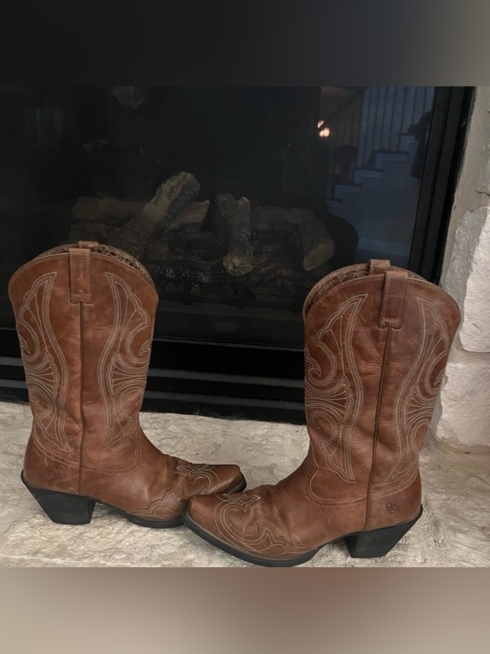 Ariat women’s Brown Leather SandStorm Western Cowboy Boots 9.5 snip toe 10015290